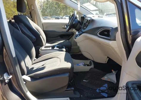 2020 Chrysler Pacifica Touring z USA, uszkodzony, nr VIN 2C4RC1FG8LR123371